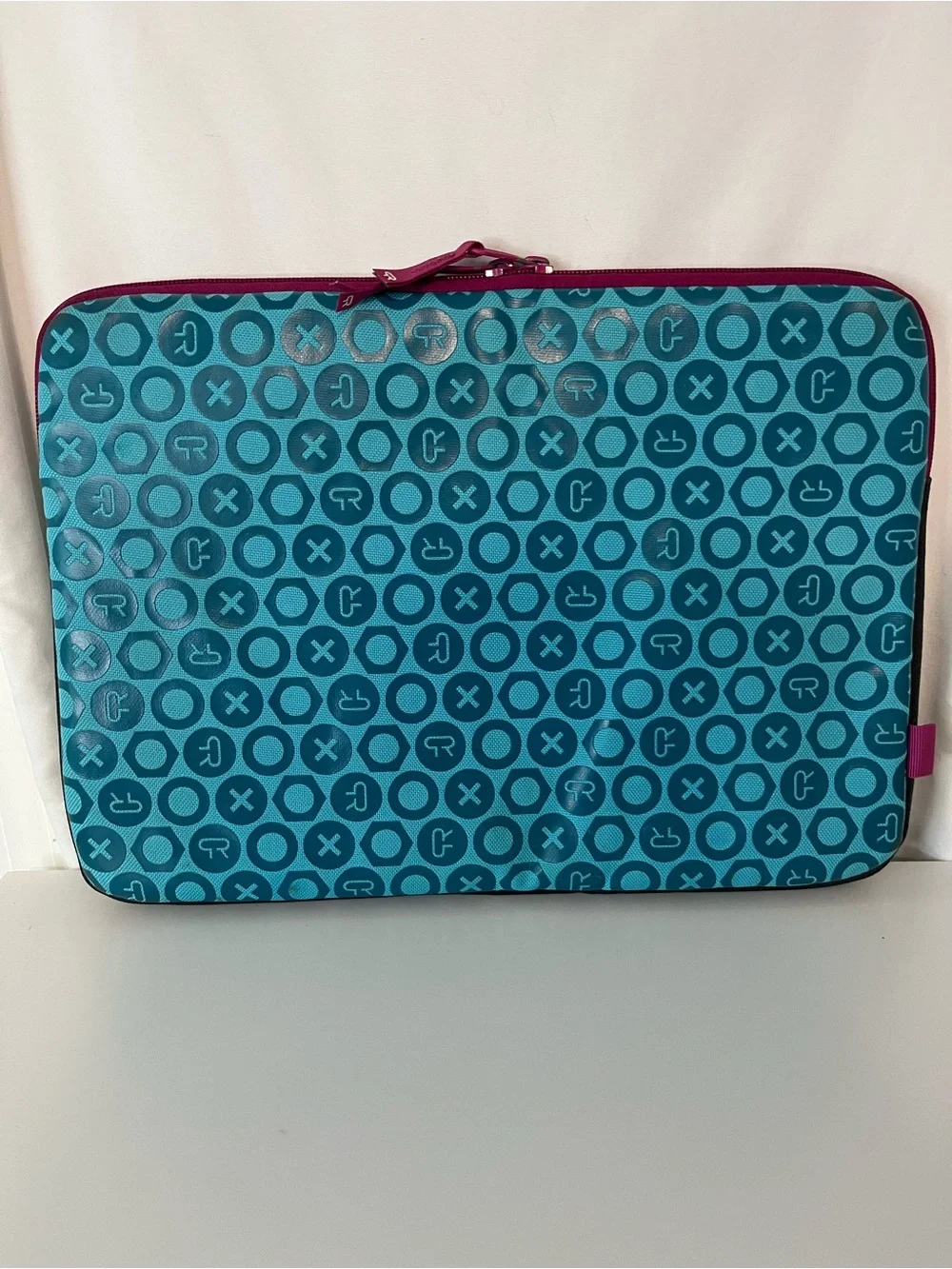 Incase Teal Pattern Tablet Sleeve with Magenta Trim